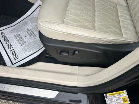 Used 2022 Buick Envision Avenir w/ Technology Package II image 16