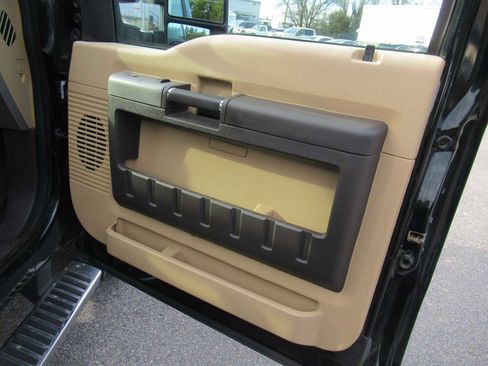 Used 2015 Ford F250 Lariat w/ Chrome Package image 13