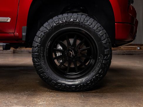 Used 2024 Chevrolet Silverado 1500 High Country AWD/4WD image 12