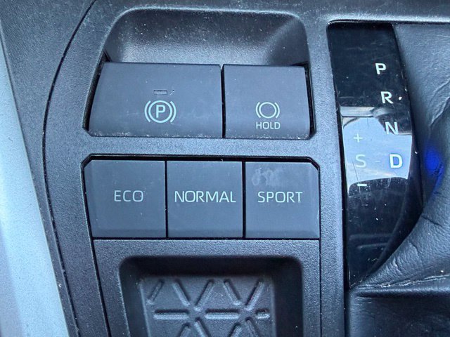 Used 2020 Toyota RAV4 XLE FWD image 22