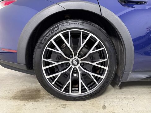 Certified 2023 Porsche Taycan 4 Cross Turismo AWD/4WD image 16