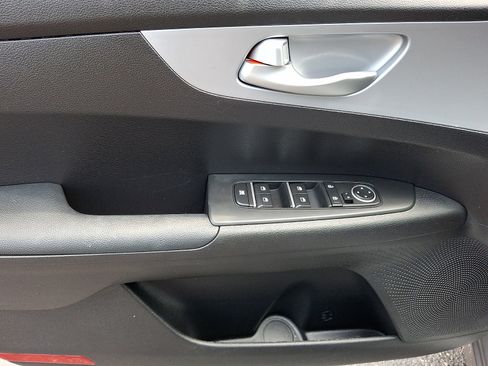 Used 2023 Kia Forte LXS FWD image 13