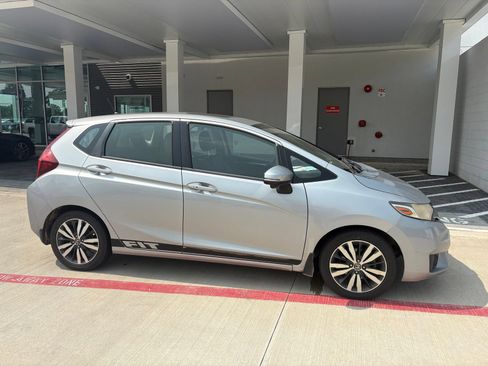 Used 2017 Honda Fit EX-L image 2