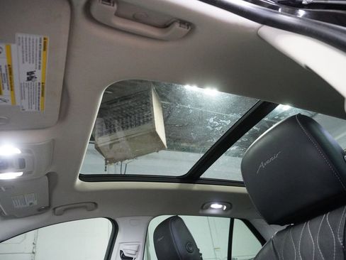 Used 2021 Buick Envision Avenir w/ Technology Package II image 17