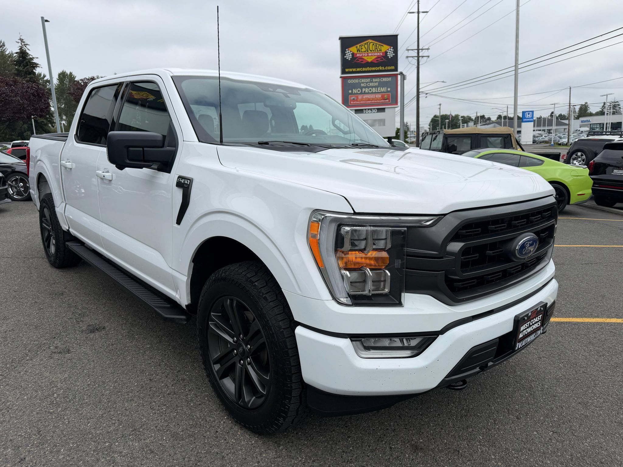 Used 2022 Ford F150 XLT w/ Equipment Group 302A High AWD/4WD image 9