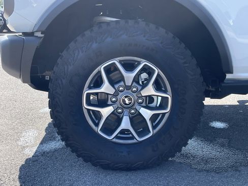 Used 2025 Ford Bronco Badlands image 33