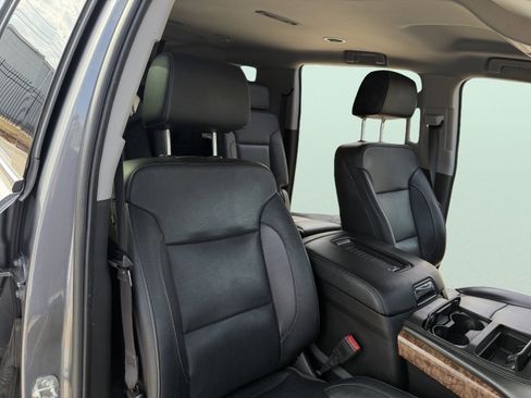 Used 2020 Chevrolet Suburban Premier image 44