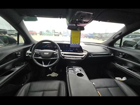Used 2024 Cadillac Lyriq Sport RWD image 6