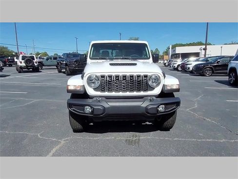 New 2025 Jeep Gladiator Sport image 19