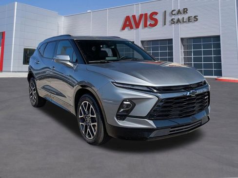 Used 2025 Chevrolet Blazer RS FWD image 3