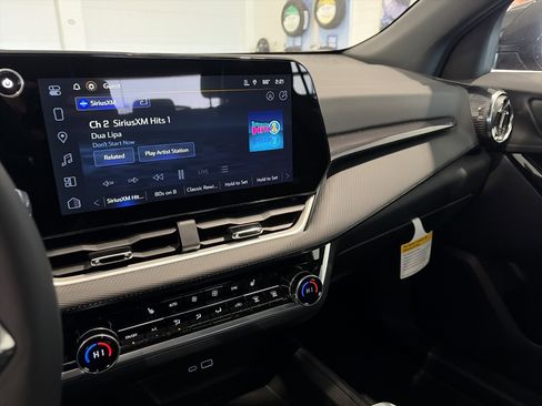 New 2026 Chevrolet Equinox LT w/ Convenience Package II image 25