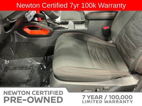 Used 2025 Nissan Frontier PRO-4X AWD/4WD image 13