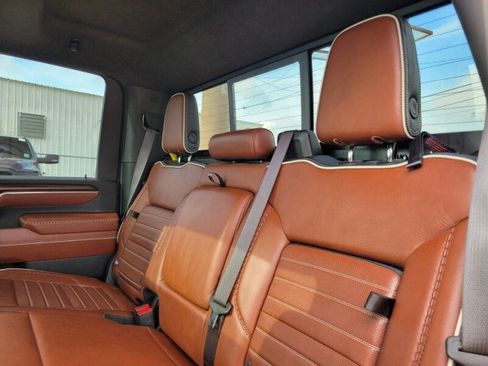 Used 2024 GMC Sierra 2500 Denali Ultimate w/ Max Trailering Package AWD/4WD image 28