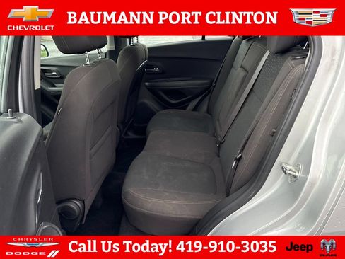 Used 2018 Chevrolet Trax LS FWD image 25