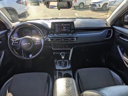 Used 2023 Kia Seltos S image 28
