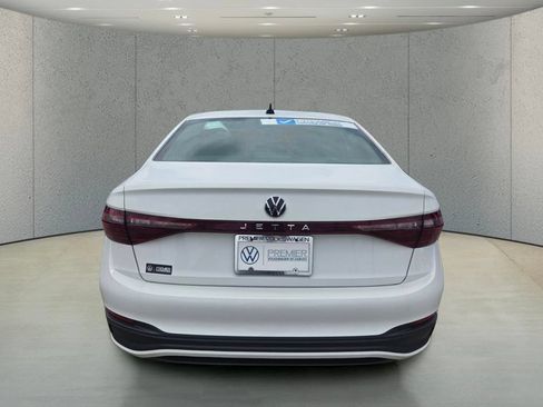 Used 2026 Volkswagen Jetta Sport FWD image 4