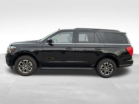 Used 2024 Ford Expedition XLT AWD/4WD image 2