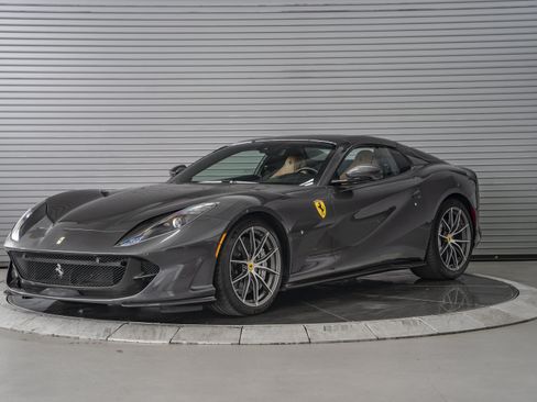 Used 2023 Ferrari 812 GTS RWD image 9