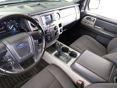 Used 2017 Ford Expedition XLT RWD image 39