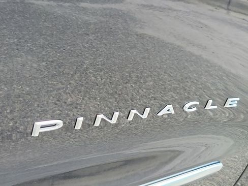 New 2026 Chrysler Pacifica Pinnacle image 6