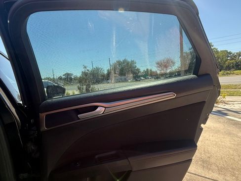 Used 2019 Ford Fusion SE image 14