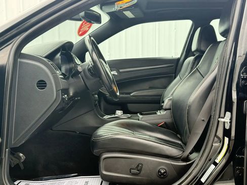 Used 2015 Chrysler 300 S w/ 300S Premium Group image 9