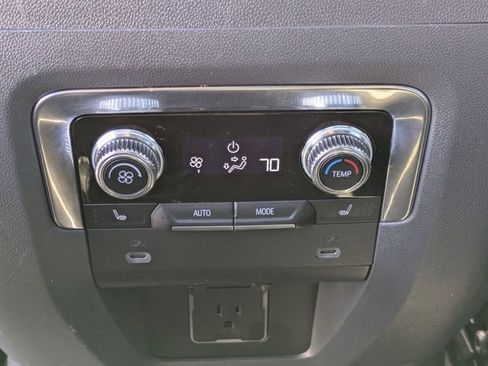 Used 2022 GMC Yukon Denali image 32