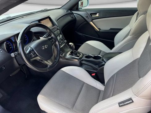Used 2014 Hyundai Genesis 2.0T RWD image 11
