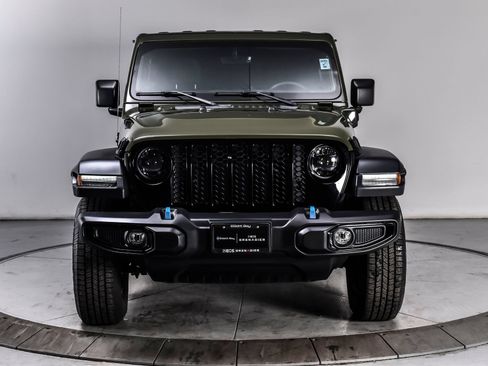 Used 2023 Jeep Wrangler Unlimited w/ 8.4" Radio Group AWD/4WD image 10