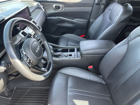 Certified 2023 Kia Sorento EX w/ Panoramic Sunroof Package FWD image 18