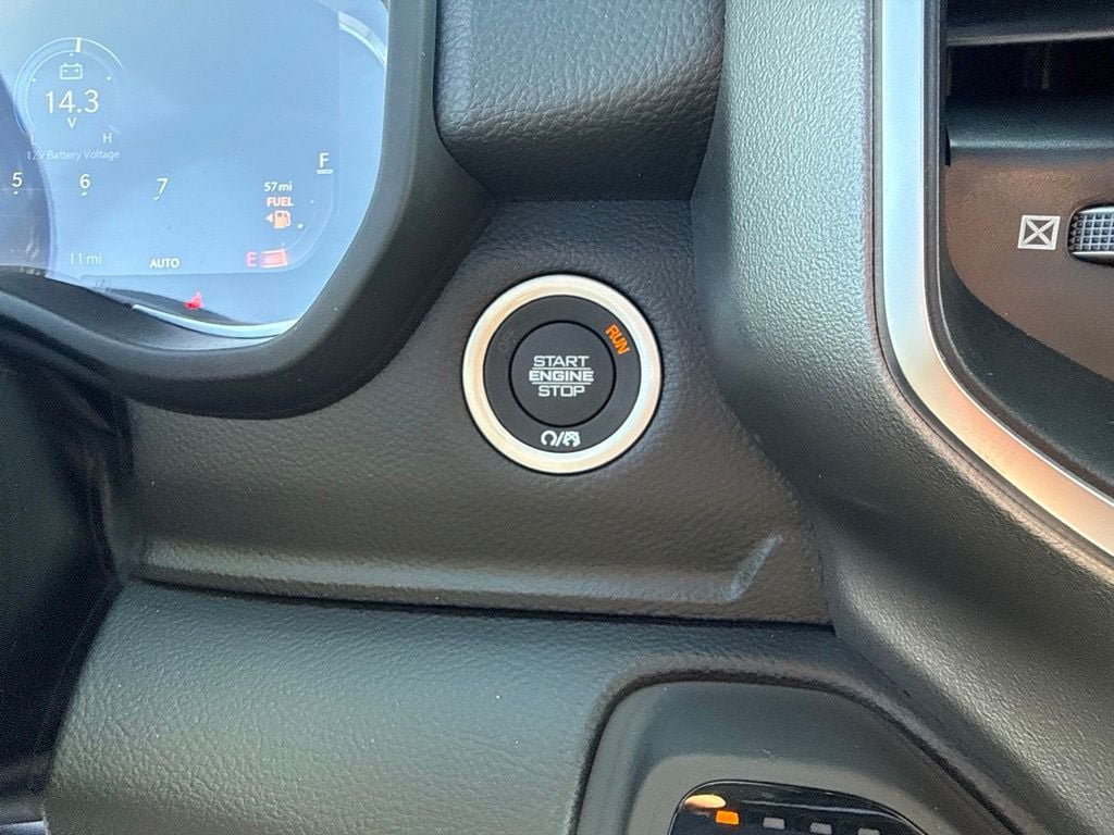 New 2026 RAM 1500 4x4 Crew Cab image 15