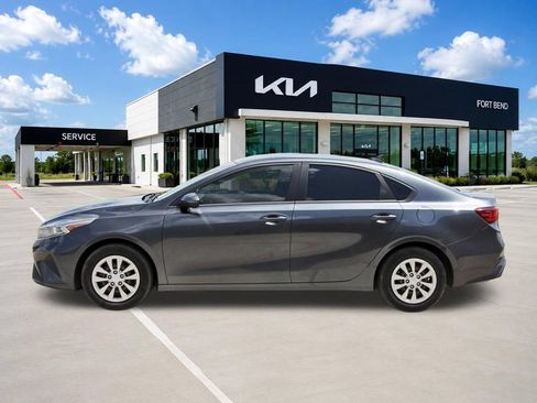 Used 2023 Kia Forte LX FWD image 8