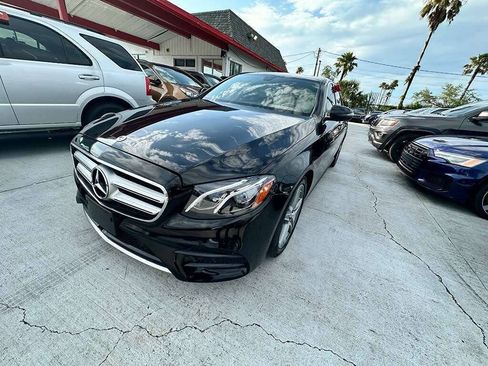 Used 2019 Mercedes-Benz E 300 4MATIC image 2