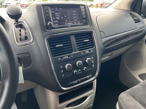 Used 2019 Dodge Grand Caravan SE w/ UConnect Hands-Free Group FWD image 20