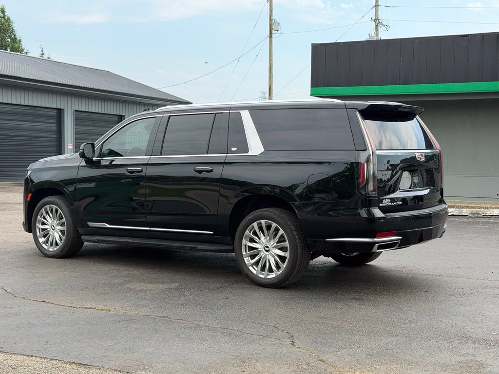 Used 2023 Cadillac Escalade ESV Premium Luxury AWD/4WD image 5
