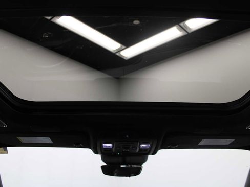 Used 2023 Cadillac Escalade V w/ LPO, ONYX Package image 22