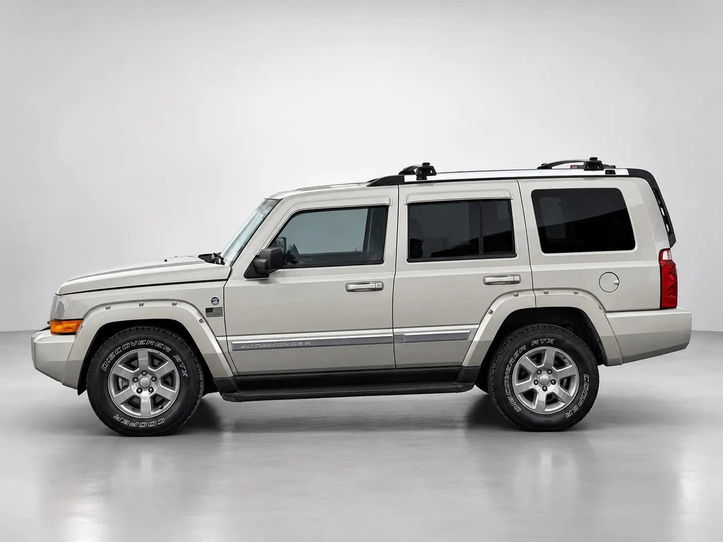 Used 2008 Jeep Commander Limited AWD/4WD image 5