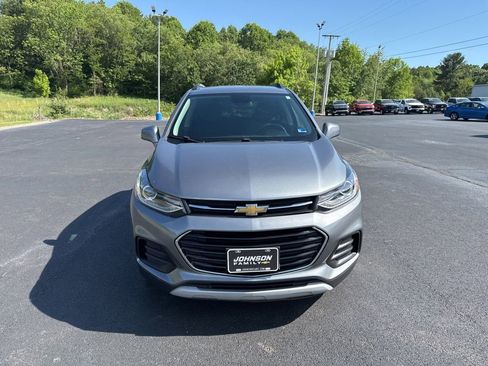 Used 2020 Chevrolet Trax LT AWD/4WD image 3
