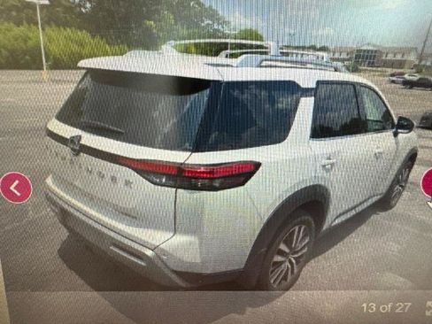 Certified 2025 Nissan Pathfinder Platinum w/ Cargo Package FWD image 2