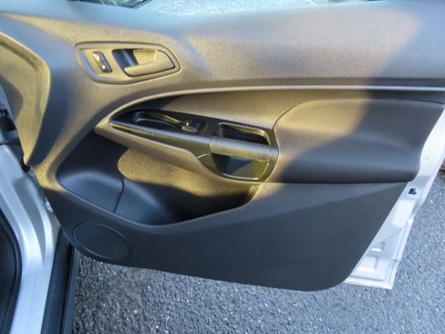 Used 2018 Ford Transit Connect XL image 11