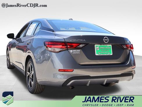 Used 2024 Nissan Sentra SV FWD image 3