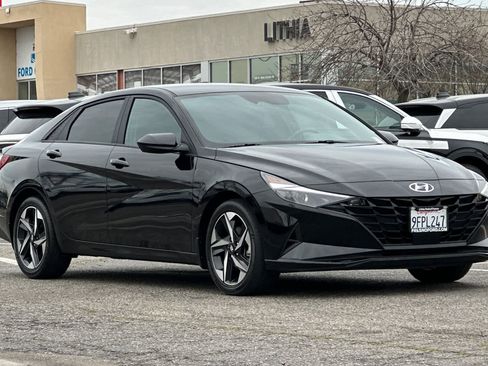 Used 2023 Hyundai Elantra SEL w/ Convenience Package image 10