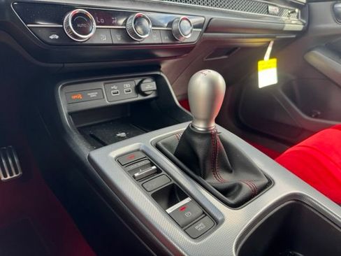 Used 2025 Honda Civic Type R image 15