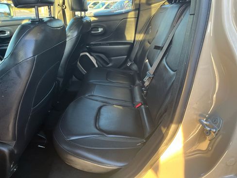 Used 2016 Jeep Renegade Limited image 14