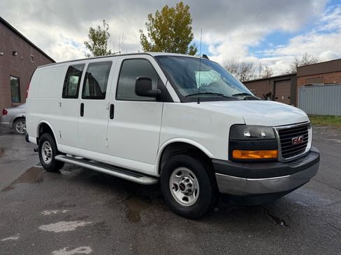 Used 2024 GMC Savana 2500 w/ Driver Convenience Package image 2