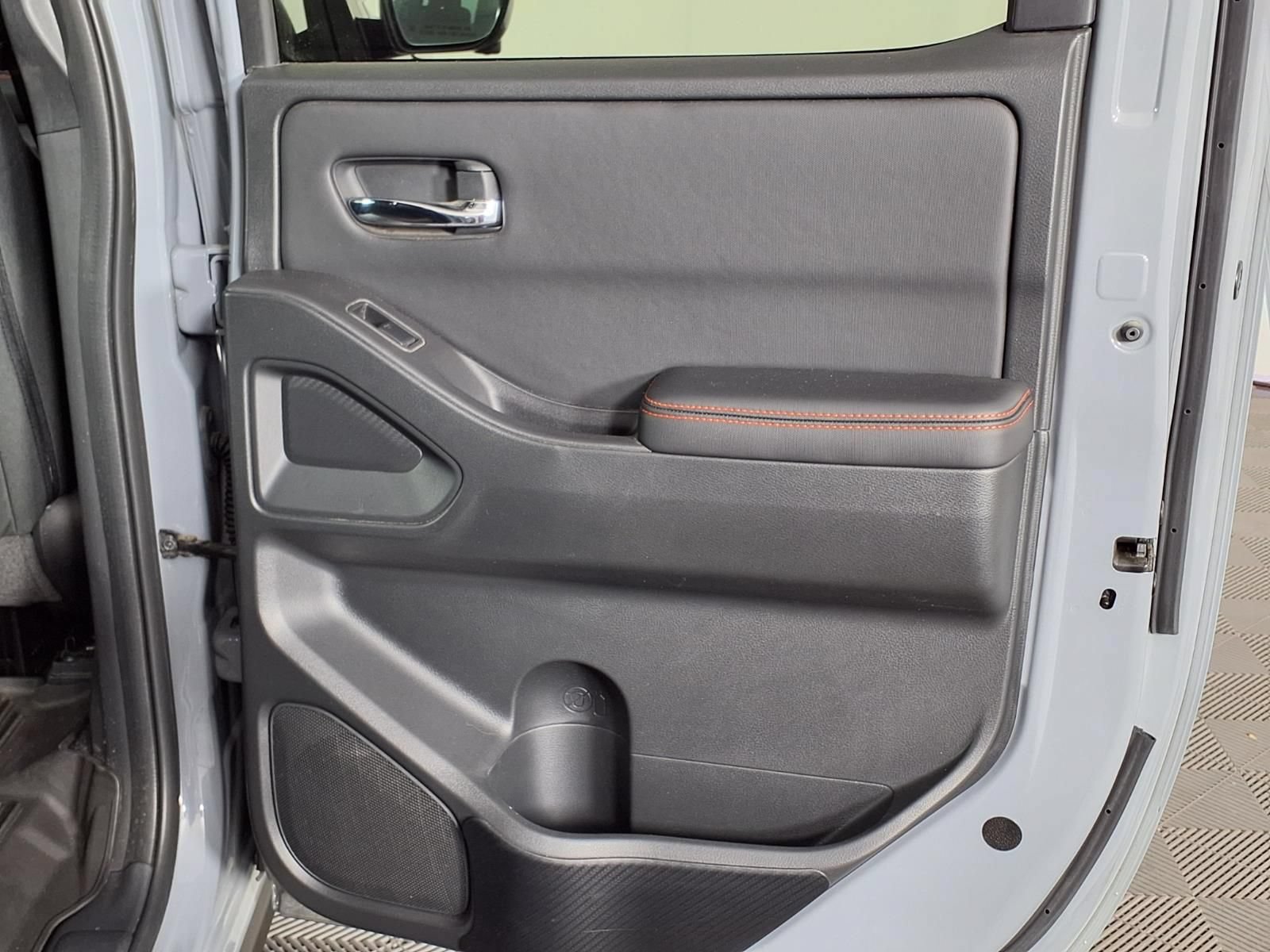 Used 2023 Nissan Frontier PRO-4X w/ Pro Convenience Package AWD/4WD image 10