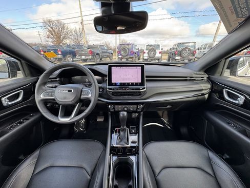 Used 2024 Jeep Compass Limited w/ High Altitude Package image 14