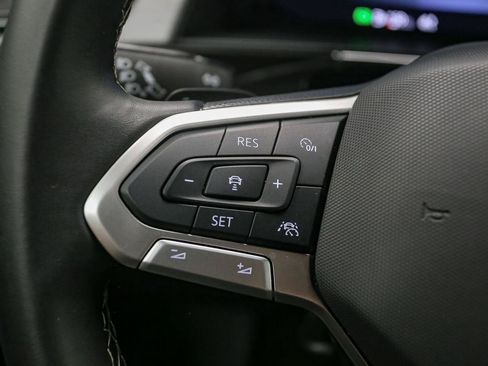Certified 2025 Volkswagen Atlas Cross Sport SE AWD/4WD image 36
