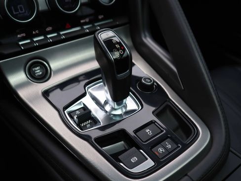 Used 2016 Jaguar F-TYPE Coupe image 17