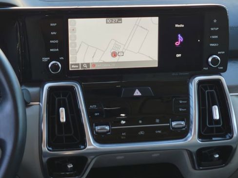 Used 2023 Kia Sorento SX image 12